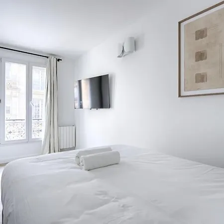 Saussier Ternes Charming 4p Apartment Paris