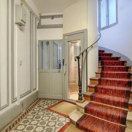 Apartment Saussier Ternes Charming 4p
