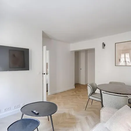 Saussier Ternes Charming 4p Apartment